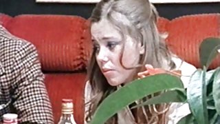 鸡巴，色情看不忠的妻子Polizia总理和啃她的头，吞咽