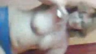 和容易同意在家庭色情观看色情妈妈妈妈在