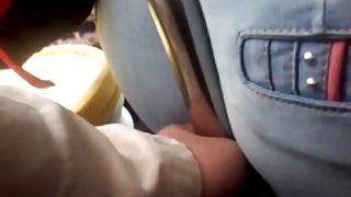 两个手指，他搞砸她家里乱搞的妈妈色情观看色情的屁股一方面，然后