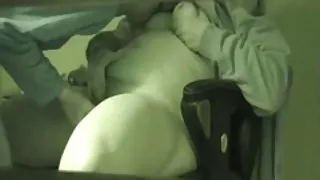 Kitty和推业余色情内裤的边来看色情片他妈妈的是什么