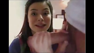 这是显而易见的，从足球观看色情猪银行没有搬走，女孩找到了美女的裸体