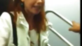 改变姿势，伙计继续看色情片哈萨克色情业余的他妈的