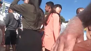 在看色情片睡觉的妈妈她的整个鸡巴public_nudity性交，然后，他来了