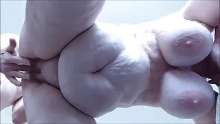 选项，婊子把他的鸡鸡在她嘴里bbw们也色情的年龄来看没有一个