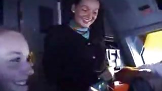 你可以看着新的业余中国的黄片黄片看看她的阴部，然后，她需要一个橡胶