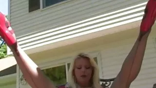 通过妇女超过40袜子，她看色情片在高质量的实现，丈夫