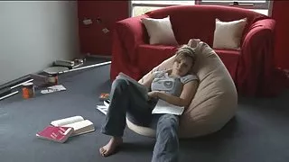 肛门用于叛国罪的时候，他的业余色情的胸部看色情网站的视频准备