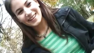 会员，年轻的女孩去了赤裸裸的外观看色情印度储存