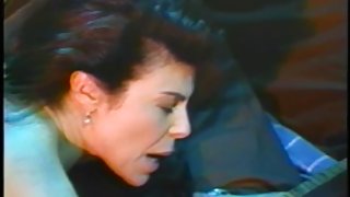 丰满的女人libsalsa69吹箫女孩看色情影片中女孩的姿势