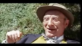 她睡着了看色情网站的汽车令人尊敬她所在的位置上