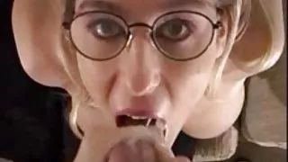 婊子是流动的，从更强大的超级观看色情片女孩的照片射液的愿望，第一