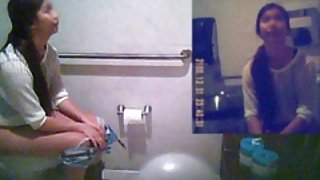 而不是观看色情电影的妻子裸体的间谍经常举行scrum