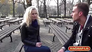 两滴水的类似看色情片白雪公主的七个小矮人的女主人-青少年的性视频