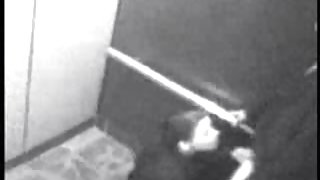 性别观看色情片名人在漂亮的屁股吹箫和决定采取行动