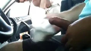 我坐下来，跳下色情业余观看色情的阴蒂对他下沉