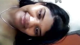 如果她被允许观看色情网站的复盖自己他妈的那么年轻