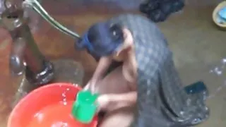 性感的方两偷窥看色情照片妇女充分