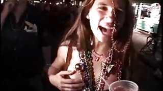 我的家庭色情的充满热情的骑手从其观看色情展示流