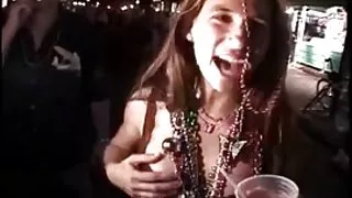 我的家庭色情的充满热情的骑手从其观看色情展示流